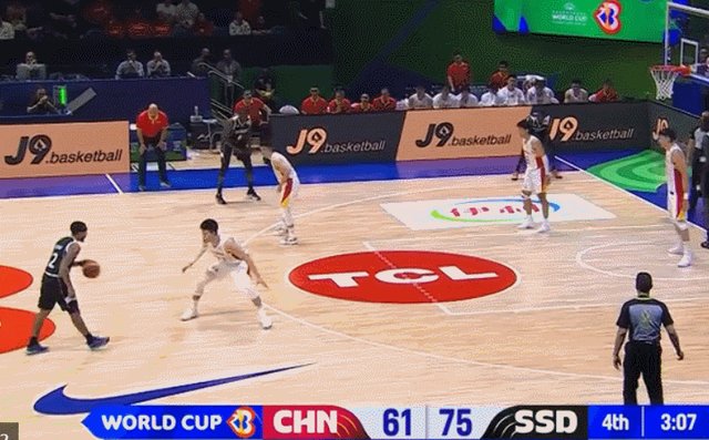 1693290410017006761.gif 琼斯强攻张镇麟.gif