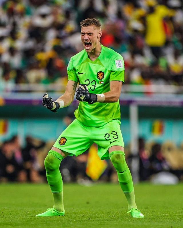 开云官网-范加尔挖掘荷兰励志门神，曾被黑手党勒索失业半年